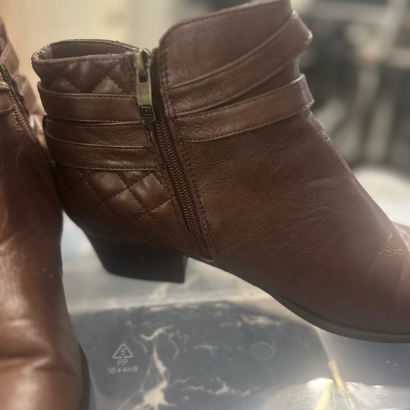 Great shape and very comfortable! - Picture 3 of 4